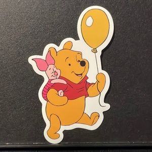 PIGLET AND POOH WITH BALLON STICKER